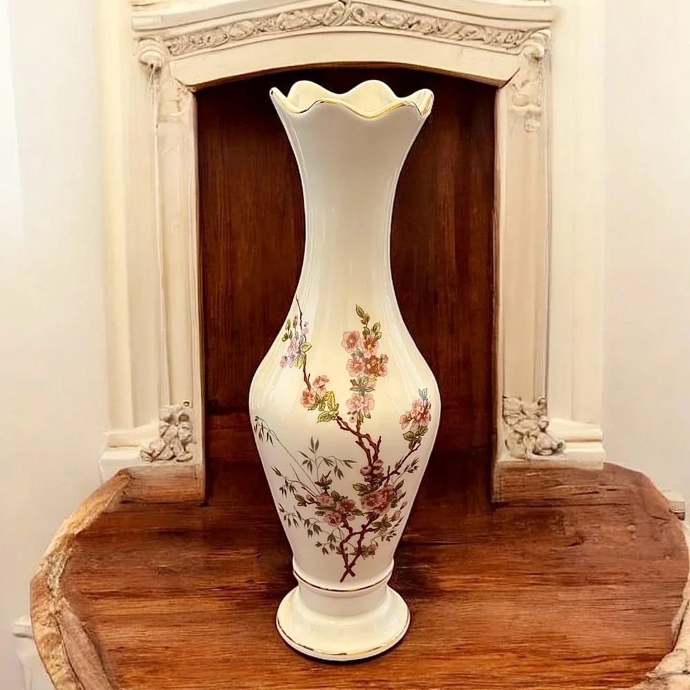 Retired Janbo Spain Porcelain Vase
